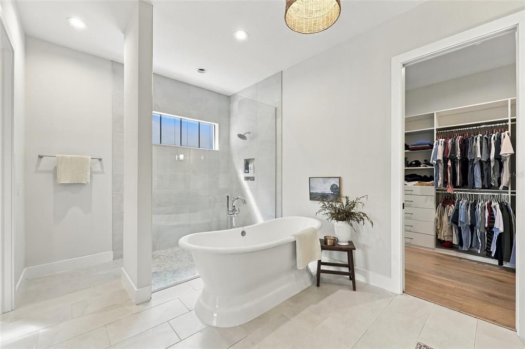 For Sale: $1,924,999 (4 beds, 3 baths, 3789 Square Feet)