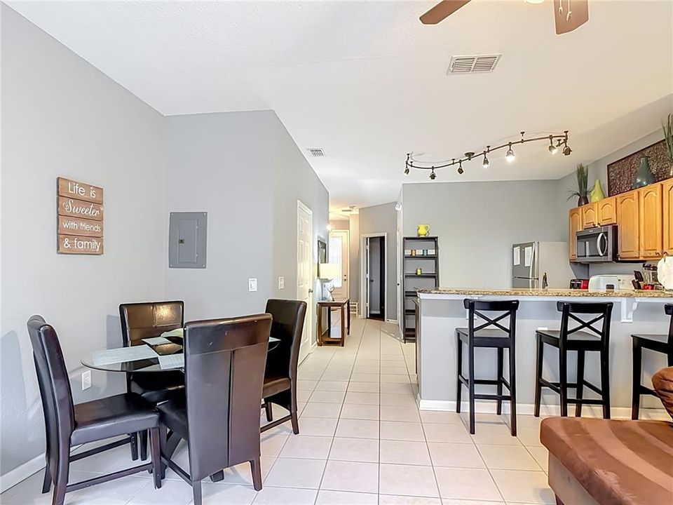 En Venta: $419,000 (3 camas, 3 baños, 1440 Pies cuadrados)