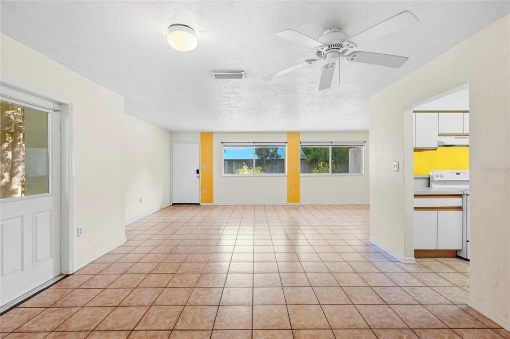 En Venta: $159,900 (2 camas, 1 baños, 907 Pies cuadrados)