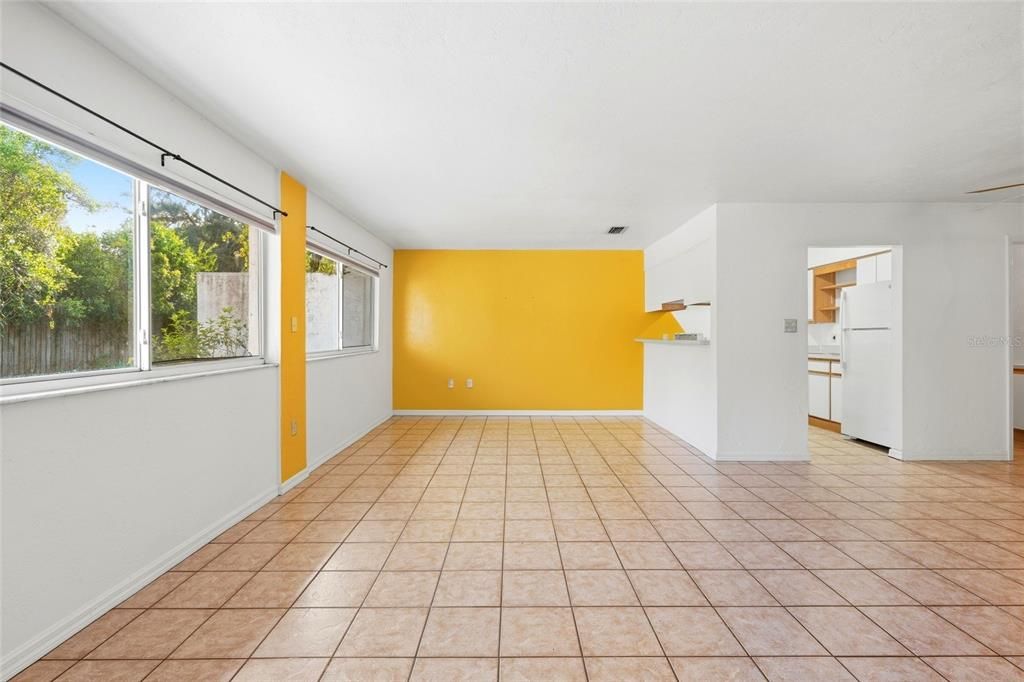 En Venta: $159,900 (2 camas, 1 baños, 907 Pies cuadrados)