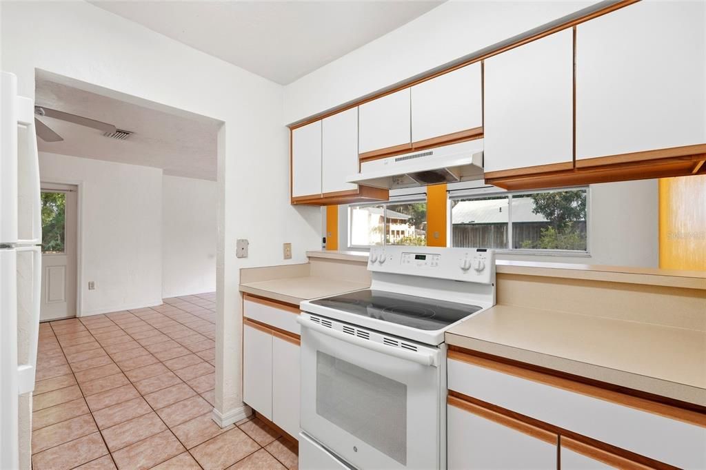 En Venta: $159,900 (2 camas, 1 baños, 907 Pies cuadrados)
