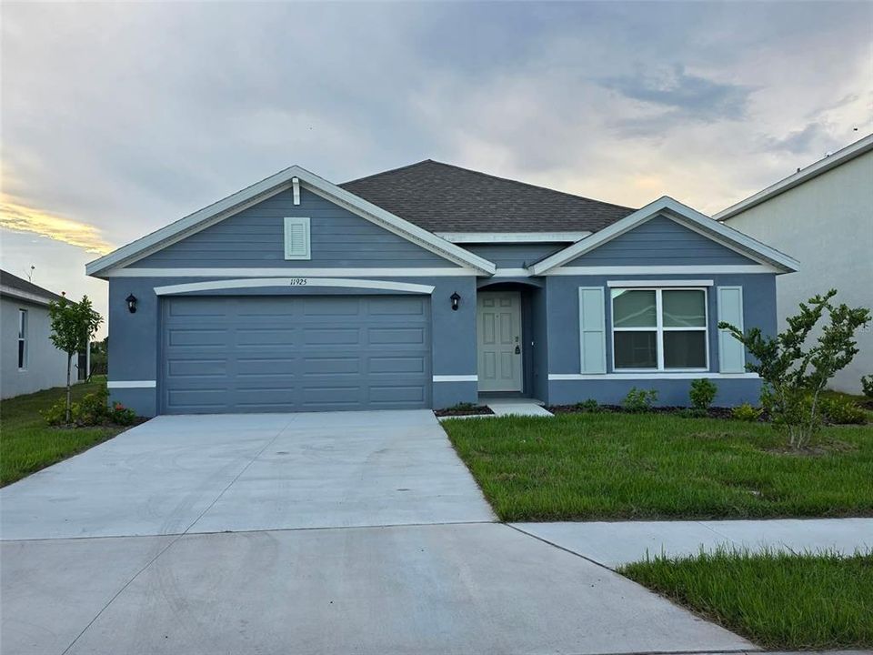 For Rent: $2,600 (4 beds, 2 baths, 1828 Square Feet)