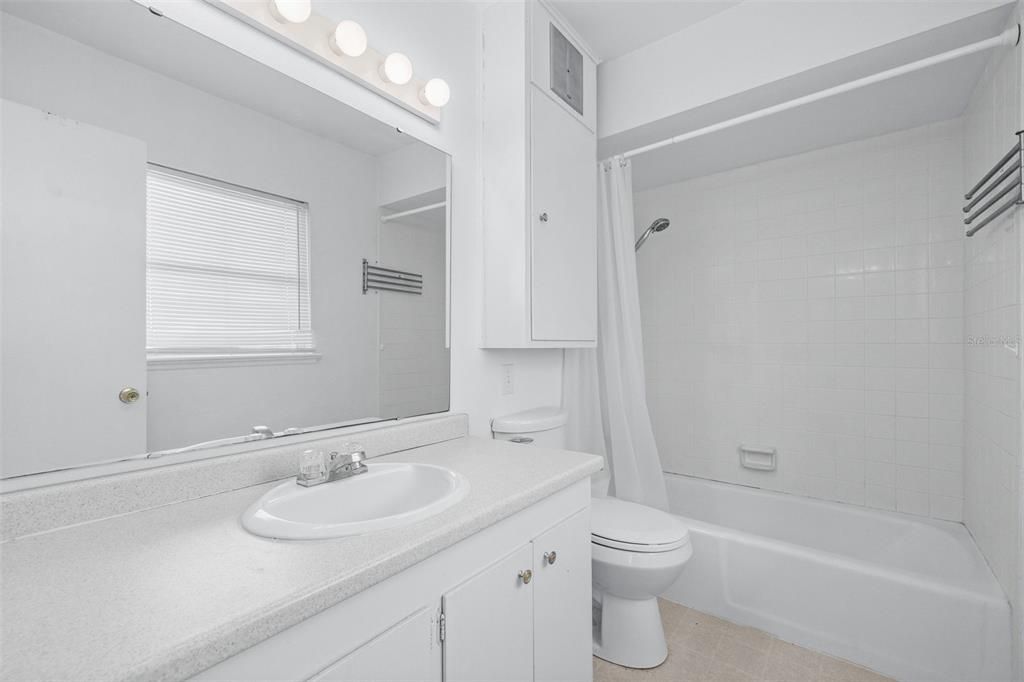 For Sale: $460,000 (4 beds, 4 baths, 3408 Square Feet)