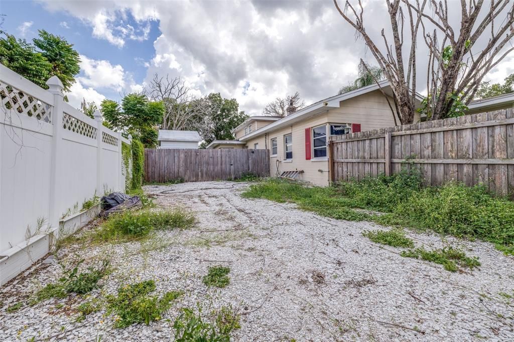 For Sale: $460,000 (4 beds, 4 baths, 3408 Square Feet)