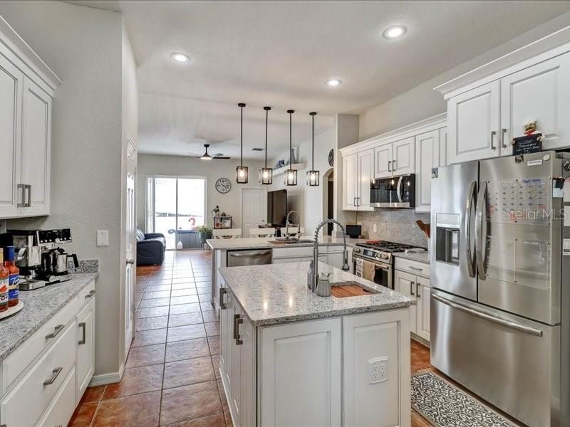 For Sale: $507,000 (4 beds, 2 baths, 2375 Square Feet)
