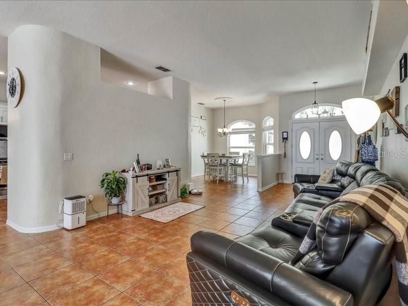 For Sale: $507,000 (4 beds, 2 baths, 2375 Square Feet)