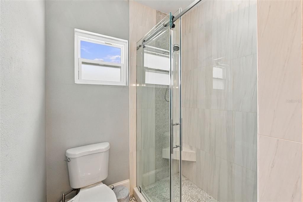 En Venta: $649,999 (3 camas, 4 baños, 1496 Pies cuadrados)