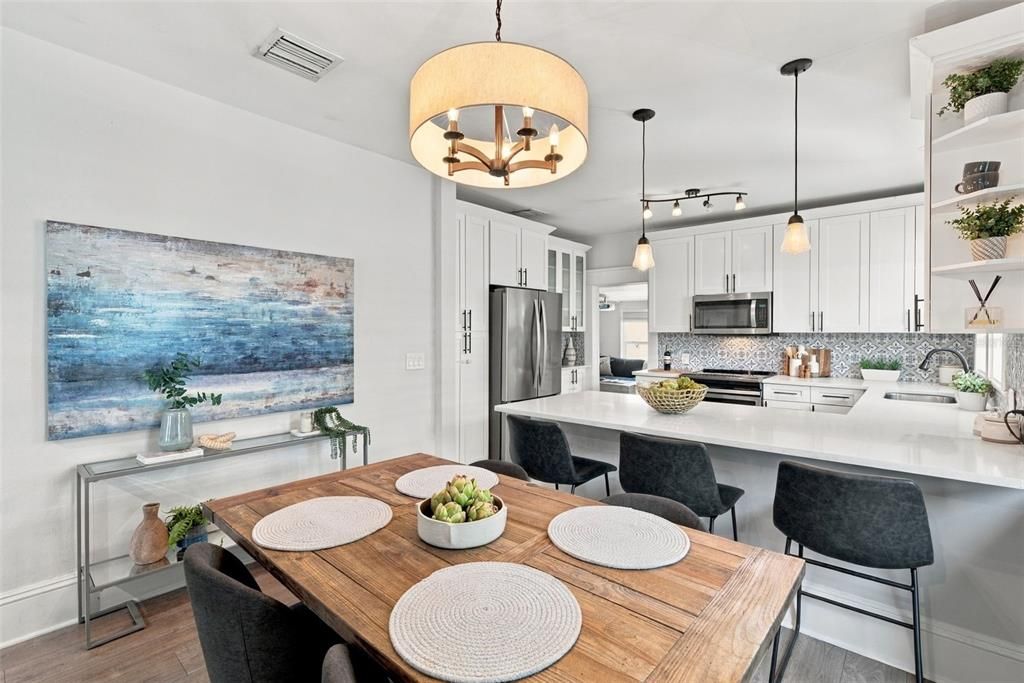 En Venta: $649,999 (3 camas, 4 baños, 1496 Pies cuadrados)