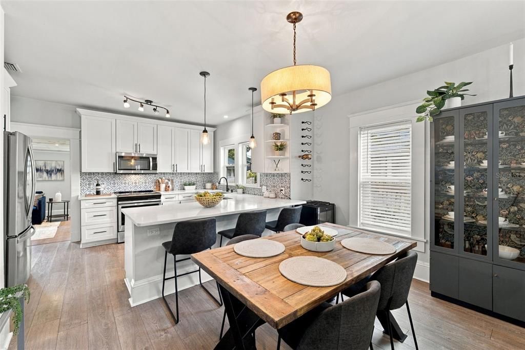 En Venta: $649,999 (3 camas, 4 baños, 1496 Pies cuadrados)