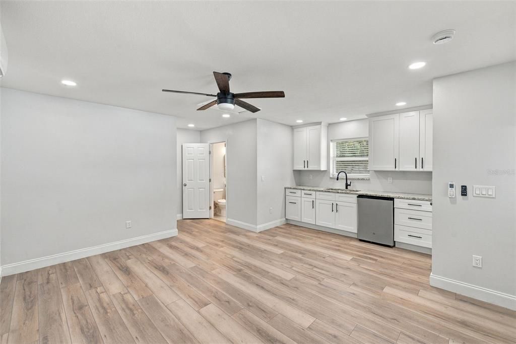 En Venta: $649,999 (3 camas, 4 baños, 1496 Pies cuadrados)