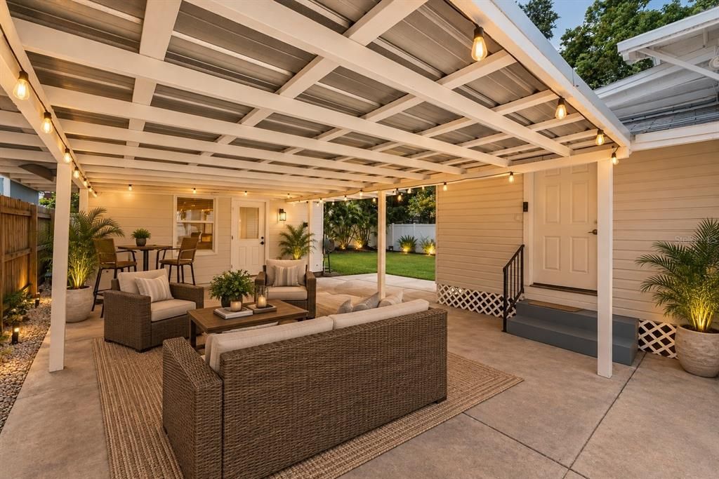 En Venta: $649,999 (3 camas, 4 baños, 1496 Pies cuadrados)