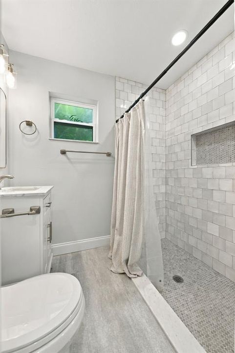 En Venta: $649,999 (3 camas, 4 baños, 1496 Pies cuadrados)