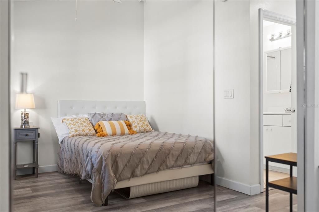 For Sale: $324,900 (2 beds, 2 baths, 1400 Square Feet)