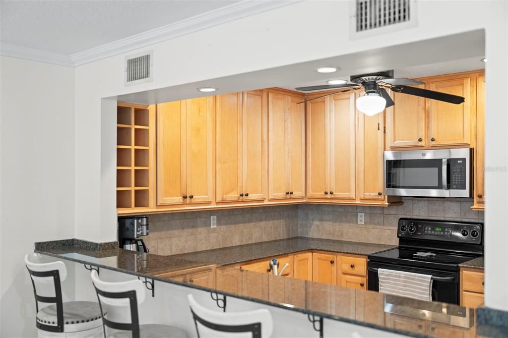 For Sale: $324,900 (2 beds, 2 baths, 1400 Square Feet)