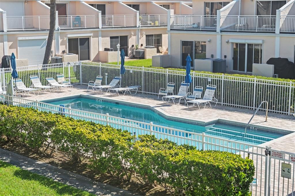 For Sale: $324,900 (2 beds, 2 baths, 1400 Square Feet)