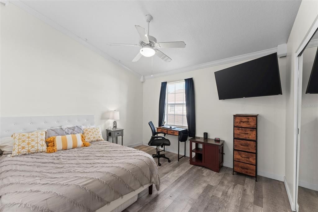 For Sale: $324,900 (2 beds, 2 baths, 1400 Square Feet)