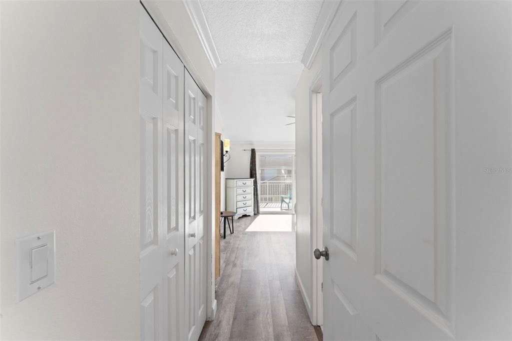 For Sale: $324,900 (2 beds, 2 baths, 1400 Square Feet)