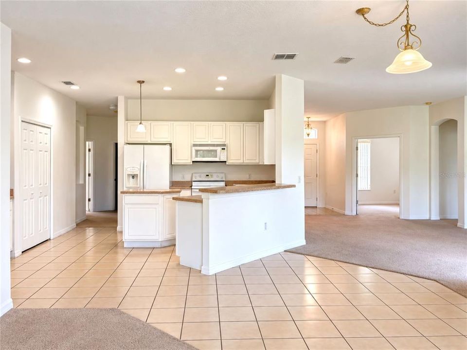 For Rent: $2,485 (4 beds, 3 baths, 2724 Square Feet)