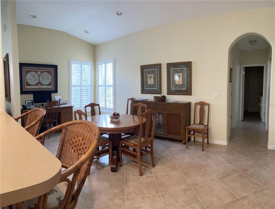 En Venta: $349,000 (2 camas, 2 baños, 1385 Pies cuadrados)