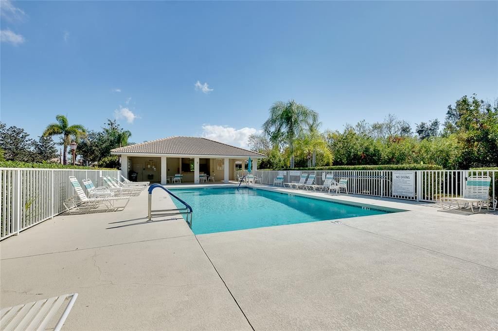 For Sale: $349,000 (2 beds, 2 baths, 1385 Square Feet)