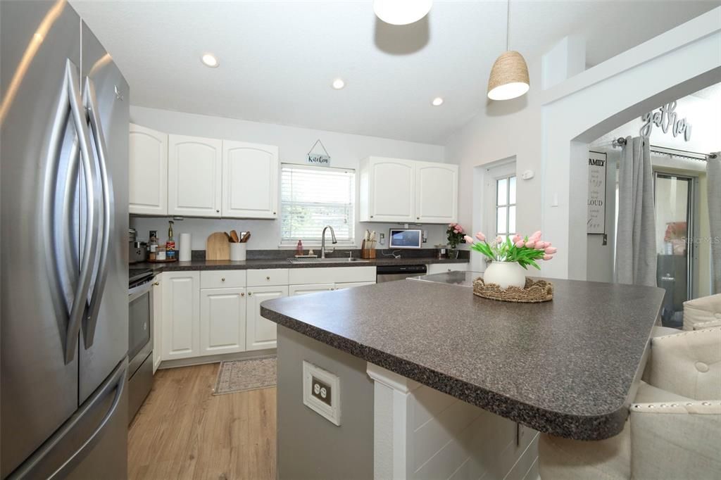 For Sale: $353,000 (4 beds, 2 baths, 1640 Square Feet)