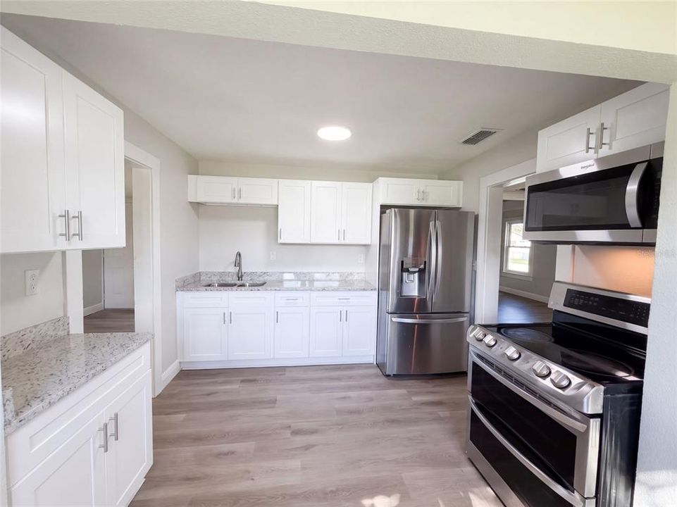 En Venta: $290,000 (3 camas, 2 baños, 1060 Pies cuadrados)