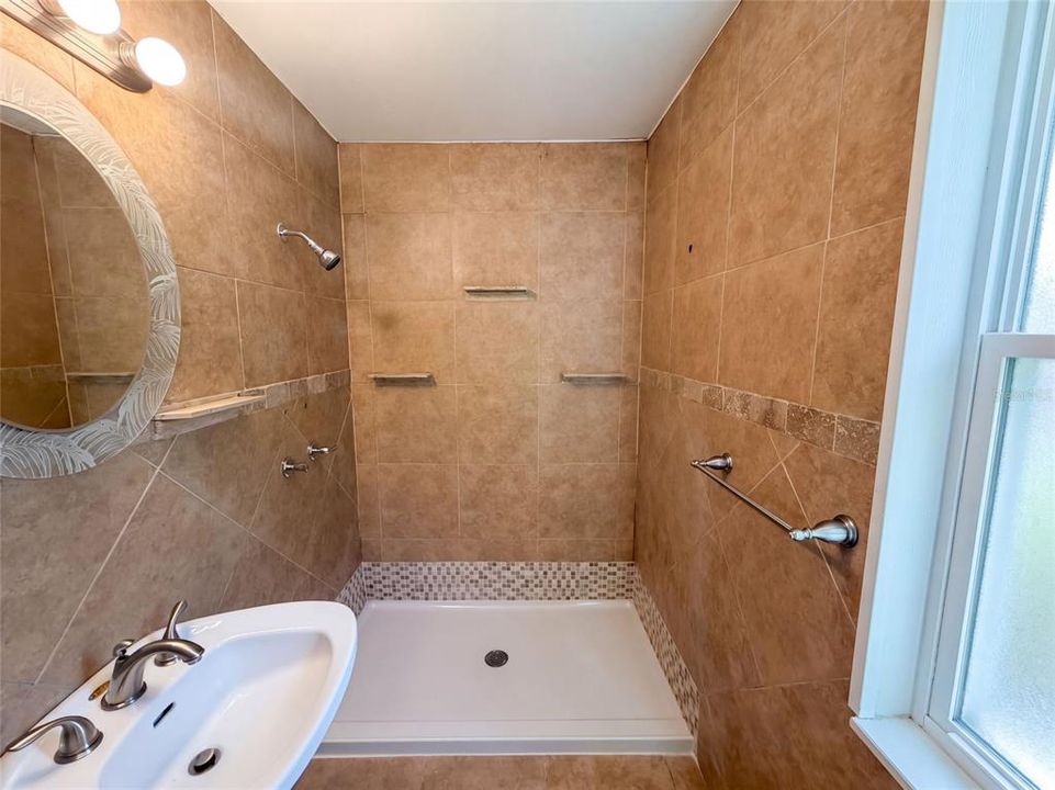 En Venta: $290,000 (3 camas, 2 baños, 1060 Pies cuadrados)