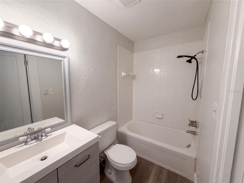 En Venta: $290,000 (3 camas, 2 baños, 1060 Pies cuadrados)