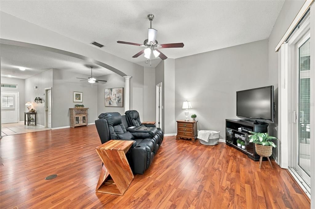 For Sale: $465,000 (3 beds, 2 baths, 1790 Square Feet)