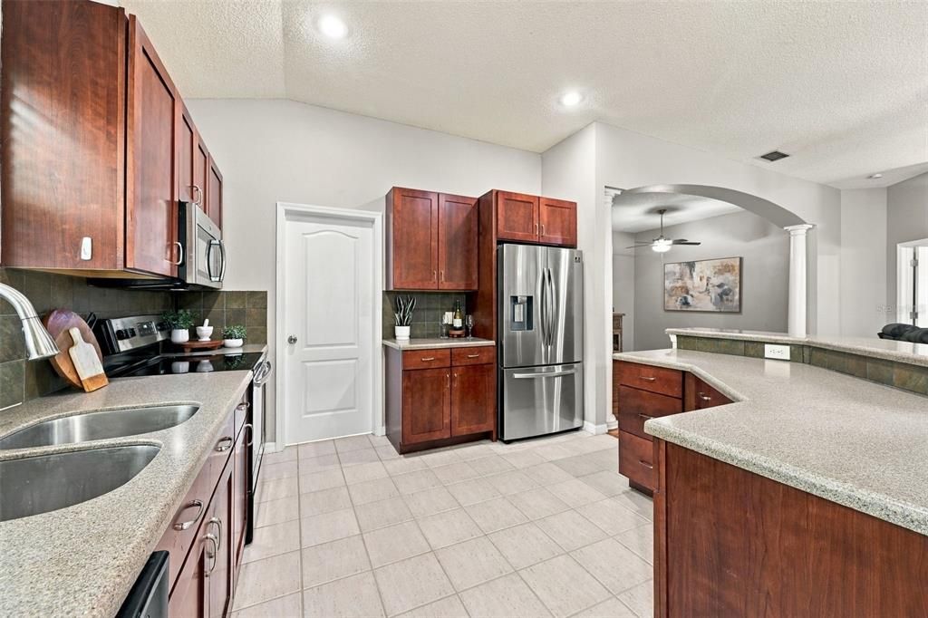 For Sale: $465,000 (3 beds, 2 baths, 1790 Square Feet)