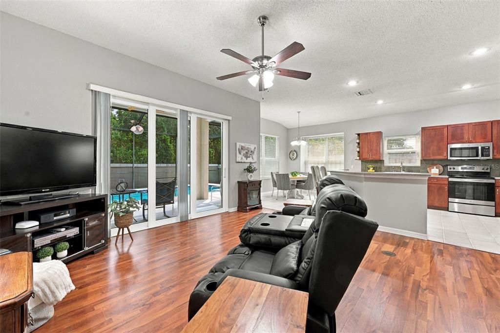 For Sale: $465,000 (3 beds, 2 baths, 1790 Square Feet)