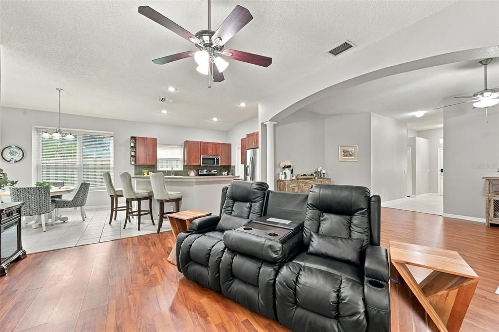 For Sale: $465,000 (3 beds, 2 baths, 1790 Square Feet)