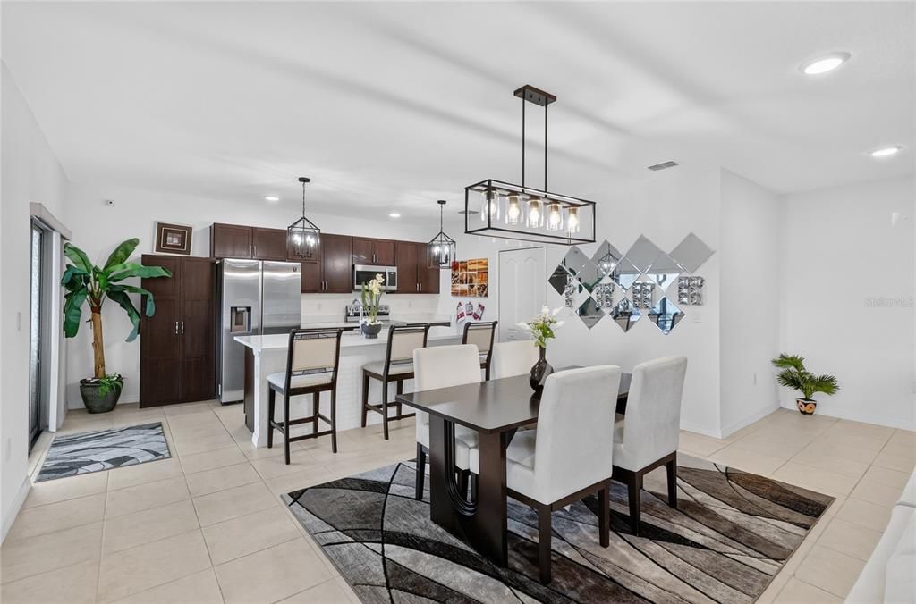 На продажу: $349,900 (4 спален, 2 ванн, 1874 Квадратных фут)