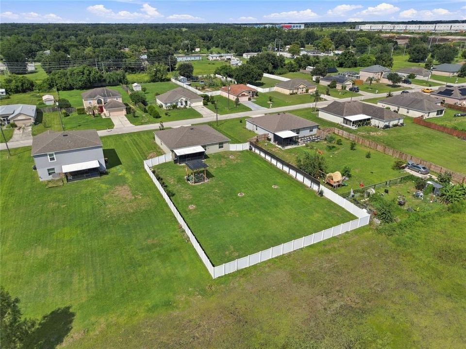 На продажу: $349,900 (4 спален, 2 ванн, 1874 Квадратных фут)