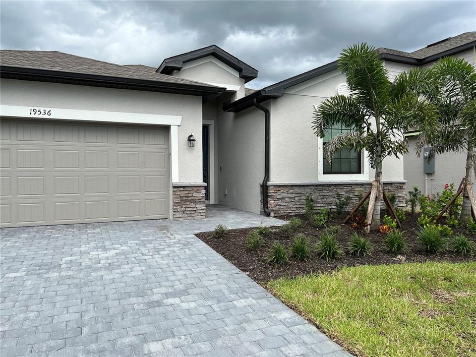 For Rent: $2,500 (4 beds, 3 baths, 2035 Square Feet)