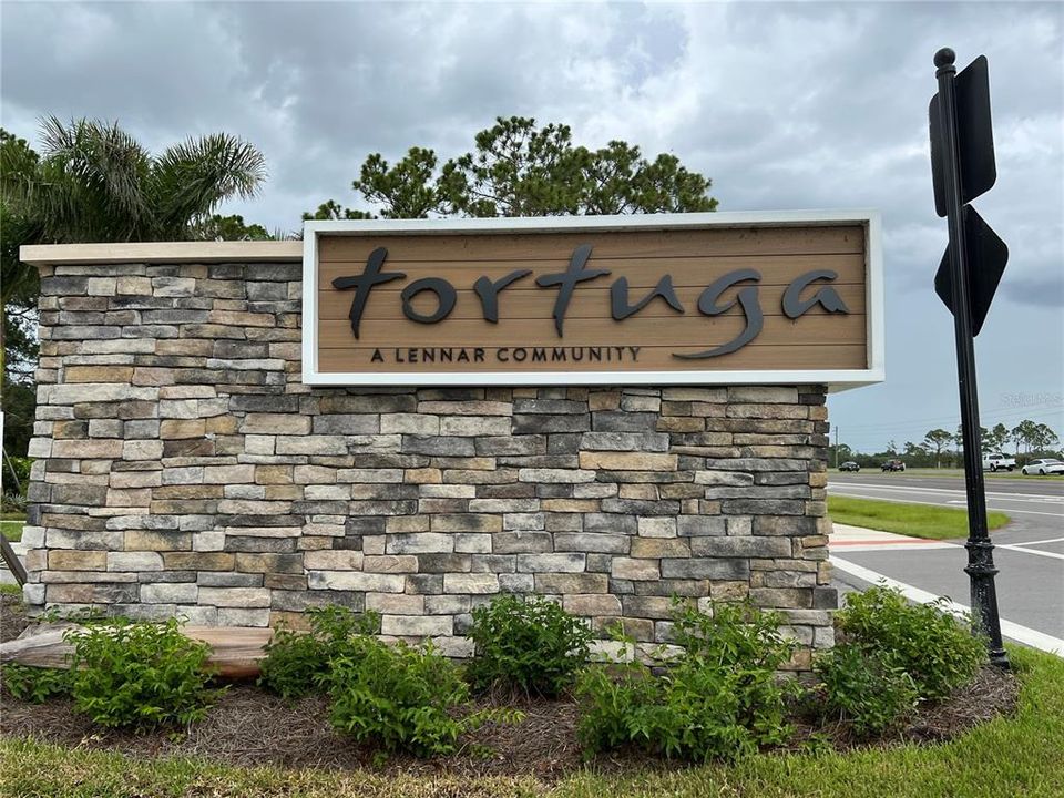 For Rent: $2,500 (4 beds, 3 baths, 2035 Square Feet)