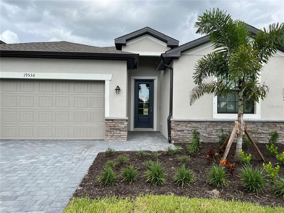 For Rent: $2,500 (4 beds, 3 baths, 2035 Square Feet)