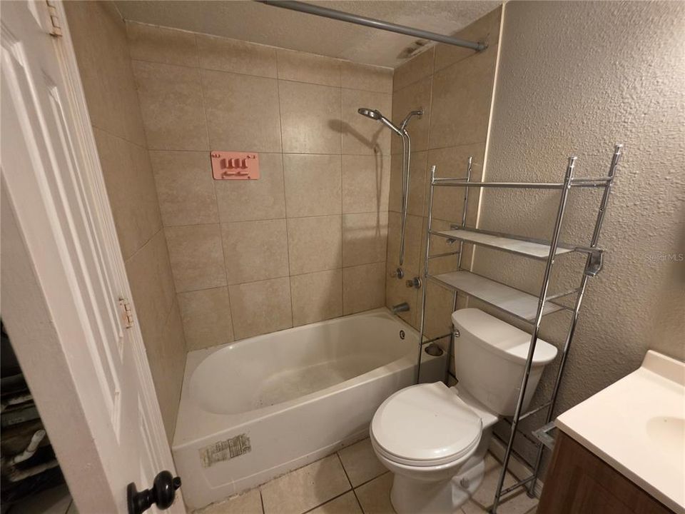 На продажу: $214,900 (3 спален, 2 ванн, 1296 Квадратных фут)