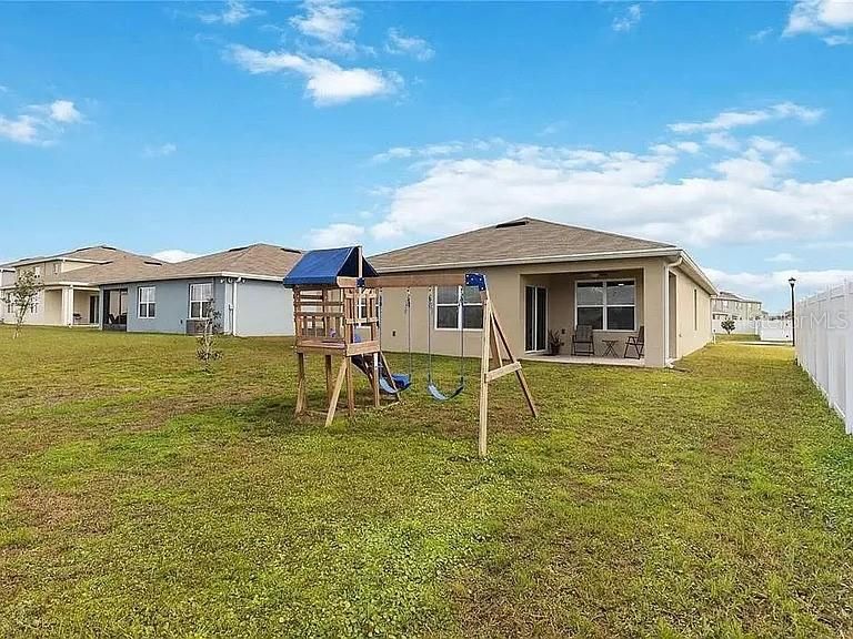 В аренду: $2,250 (3 спален, 2 ванн, 1711 Квадратных фут)