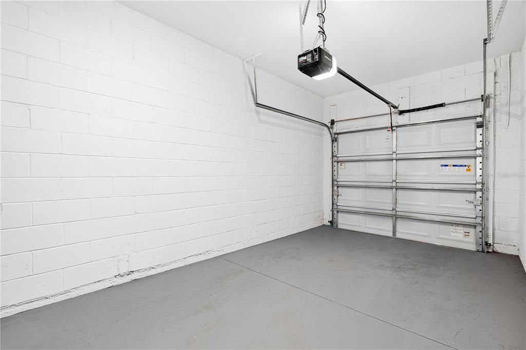 For Rent: $2,000 (3 beds, 2 baths, 1663 Square Feet)
