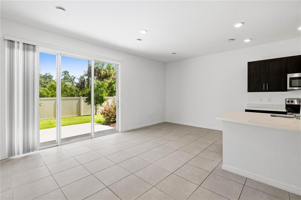 For Rent: $2,000 (3 beds, 2 baths, 1663 Square Feet)