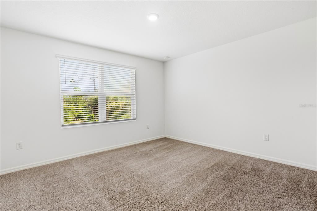 For Rent: $2,000 (3 beds, 2 baths, 1663 Square Feet)