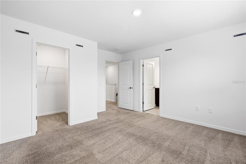 For Rent: $2,000 (3 beds, 2 baths, 1663 Square Feet)