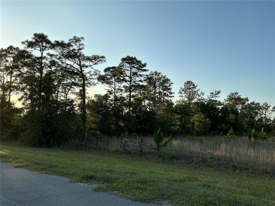 En Venta: $260,000 (1.22 acres)