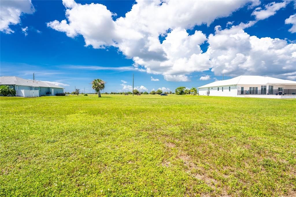 На продажу: $90,000 (0.41 acres)