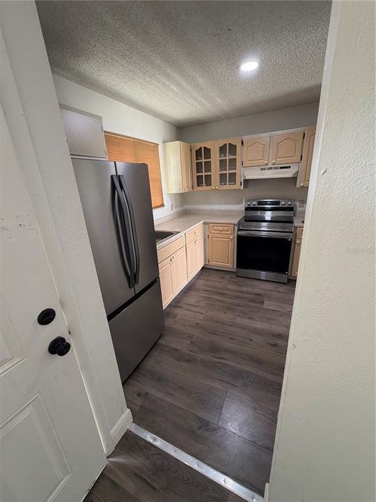 For Rent: $1,500 (2 beds, 1 baths, 901 Square Feet)