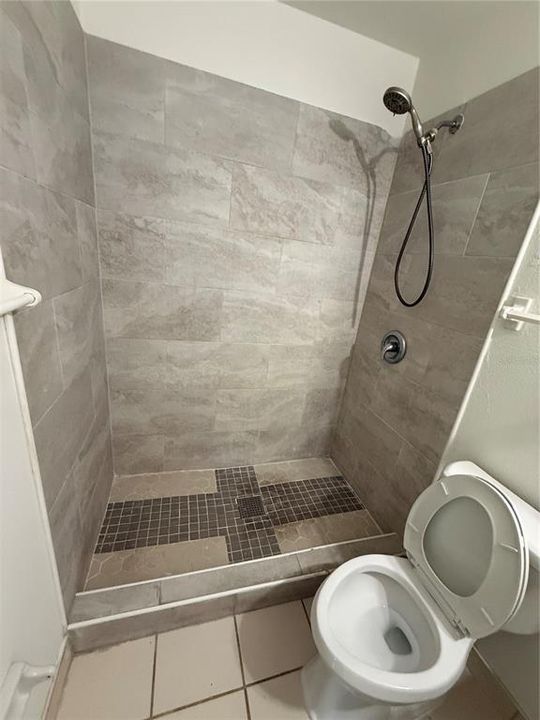 For Rent: $1,500 (2 beds, 1 baths, 901 Square Feet)