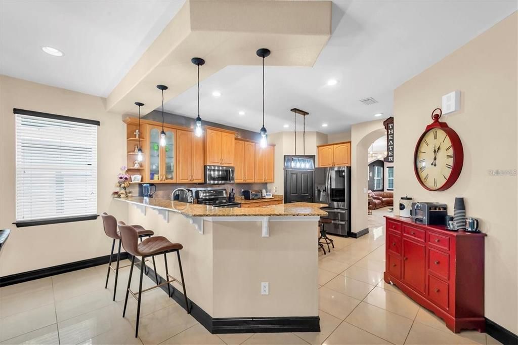 En Venta: $549,900 (3 camas, 2 baños, 2376 Pies cuadrados)