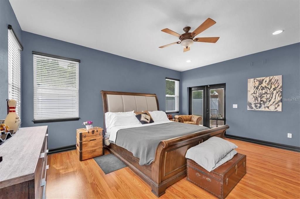 En Venta: $549,900 (3 camas, 2 baños, 2376 Pies cuadrados)