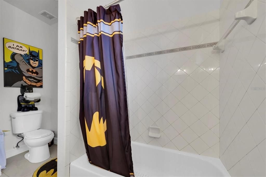En Venta: $549,900 (3 camas, 2 baños, 2376 Pies cuadrados)